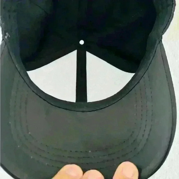 Black plain hat - Picture 4 of 5